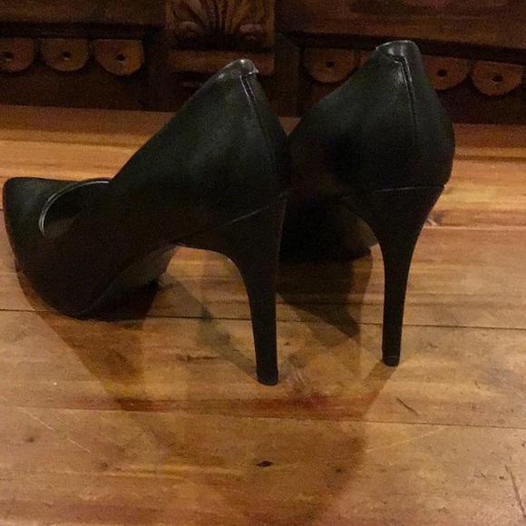 NWT WOMENS WORTHINGTON BLACK HEELS - Picture 3 of 5